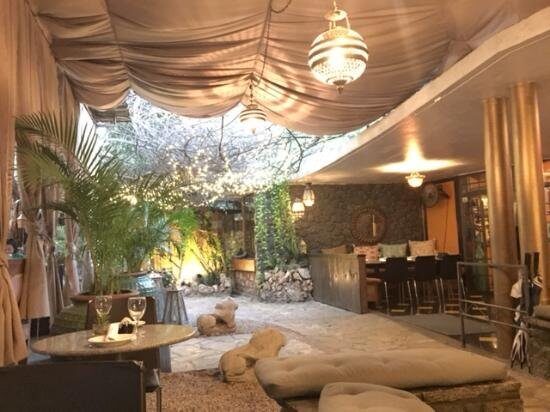 Magdoos Restaurant — Haiti