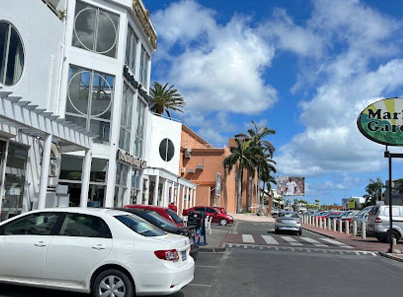 Market Garden Supermarket — Sint Maarten