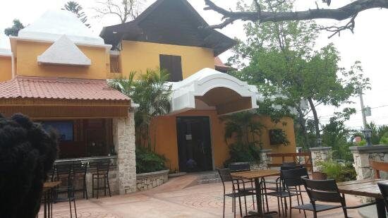 Kokoye Bar & Grill — Haiti
