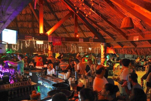 MooMba Beach Bar & Restaurant — Aruba
