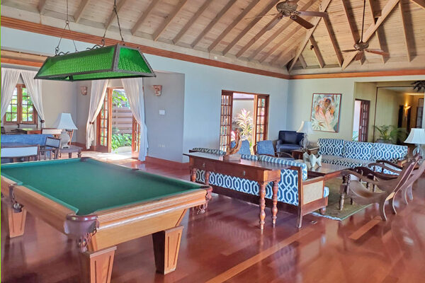 Doctors Cave Beach Restaurant — Jamaica