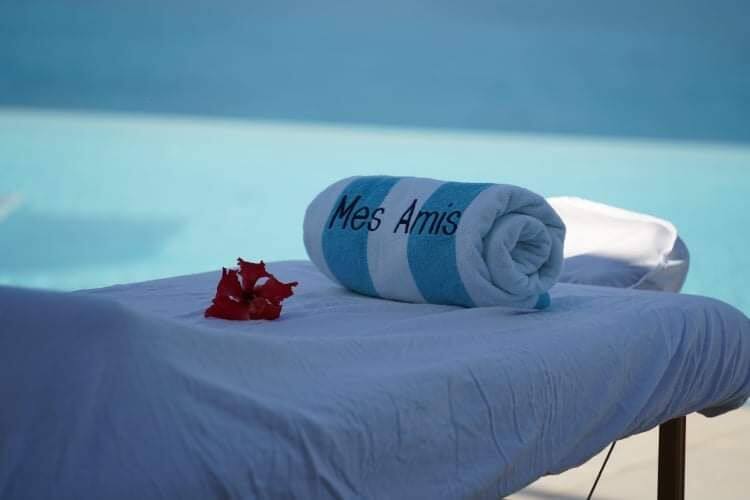 A Touch of Handz — Sint Maarten
