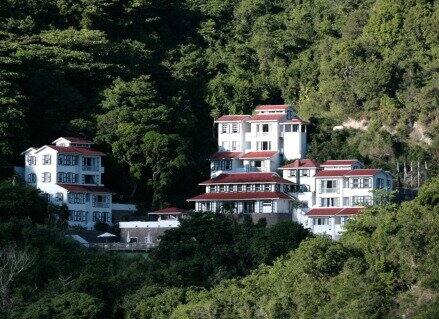 Queen's Gardens Resort & Spa — Saba